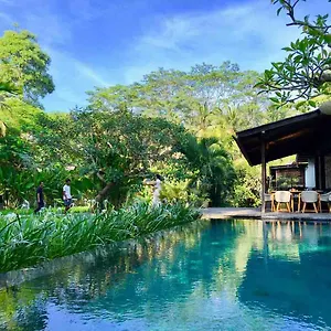Surya Kembar 4*, Ubud Indonesia